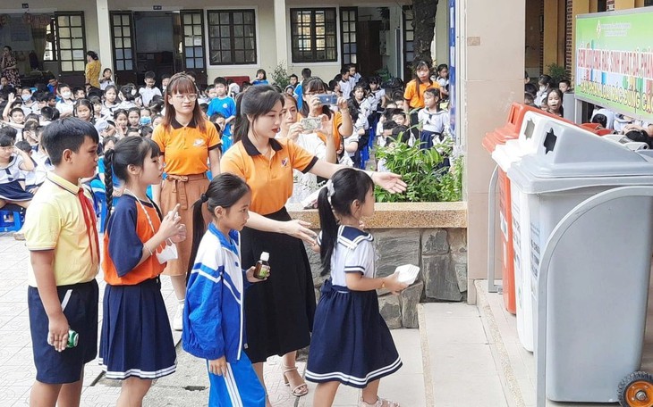 Những Nguy Cơ Từ Rác Thải Nhựa Và Hạt Vi Nhựa Đối Với Sức Khỏe Con Người
