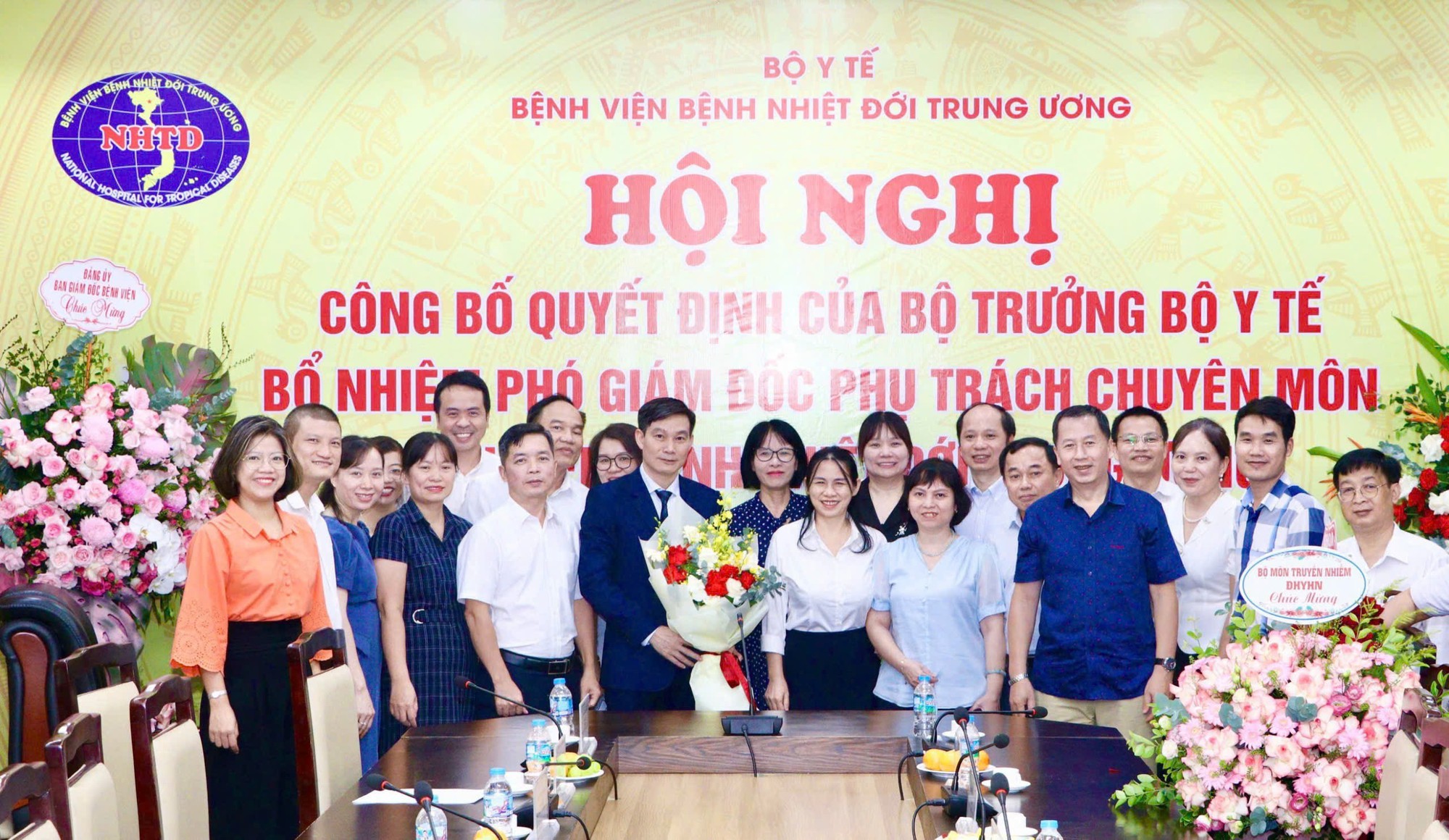 Công Bố Quyết Định Bổ Nhiệm Tân Phó Giám Đốc Chuyên Môn Bệnh Viện Bệnh Nhiệt Đới Trung Ương