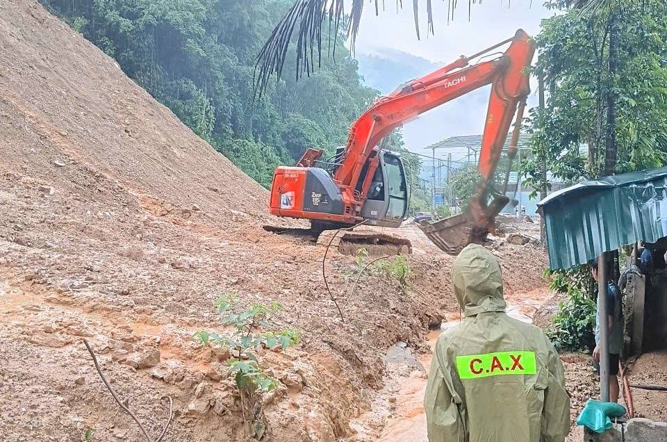 Khẩn Cấp Di Dời Cư Dân Tại Quan Sơn Do Nguy Cơ Sạt Lở