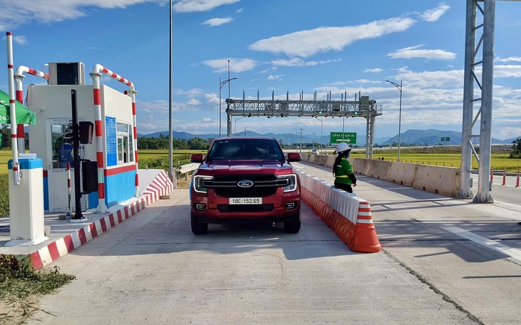 CSGT cảnh báo về tài xế ngủ trên cao tốc