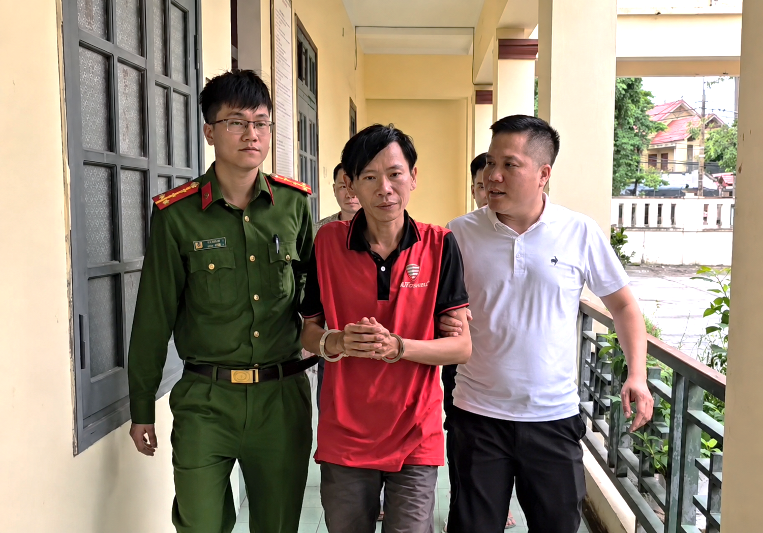 1a1-1788094647893461739374 Bắt đối tượng chém vợ, mẹ vợ rồi thay tên, trốn truy nã hơn 5 năm- Ảnh 1.