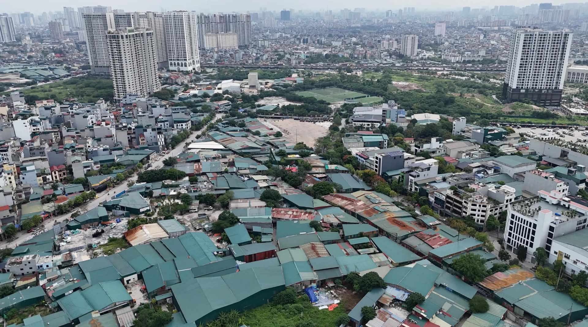 Kiểm Tra Rốt Ráo Tình Hình Nhà Xưởng Xây Trái Phép Tại Thanh Liệt