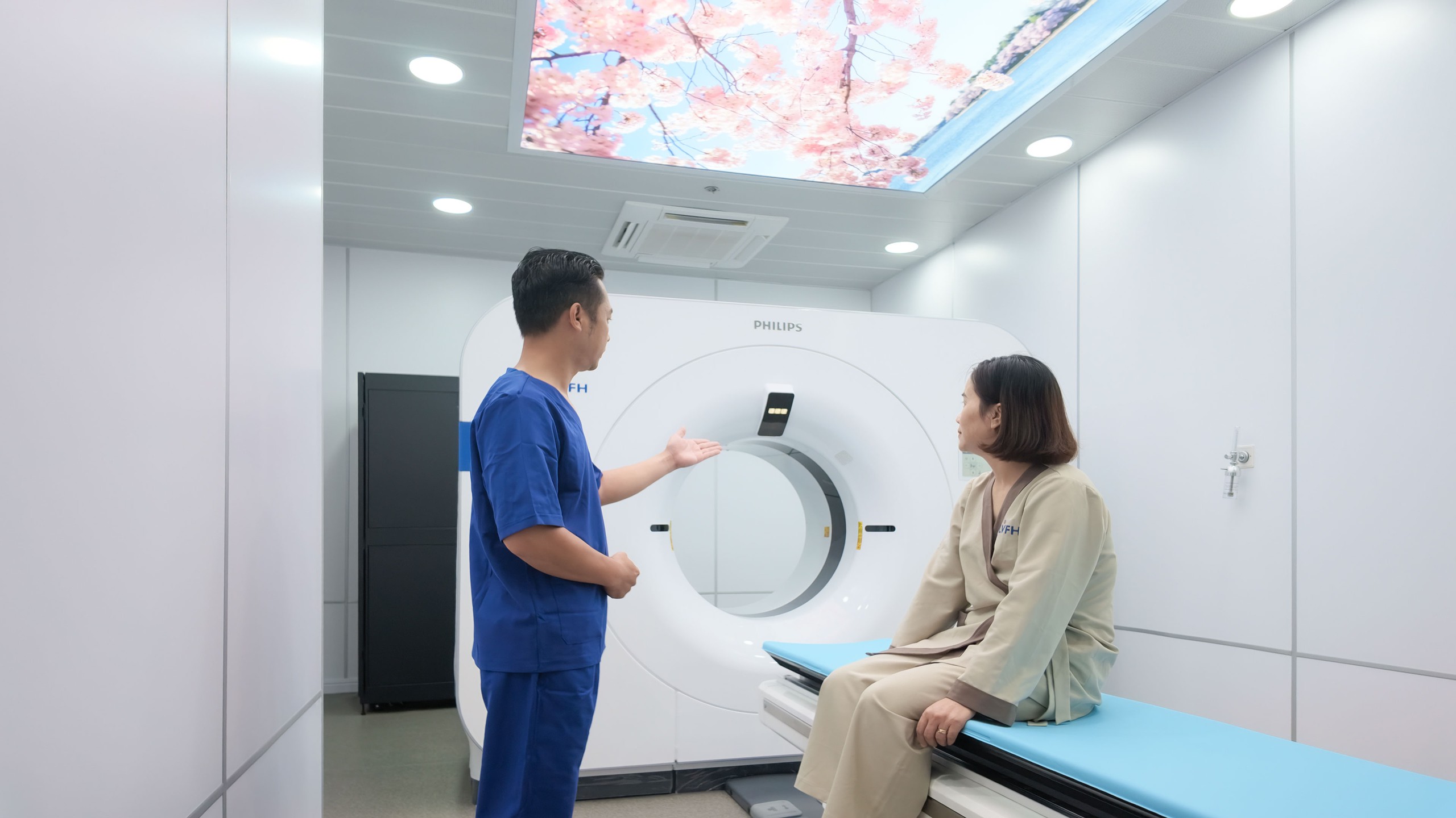 anh-2-1786082286044114591944 Hội thảo ứng dụng CT phổ 512 lát cắt trong lâm sàng - Ảnh 2.