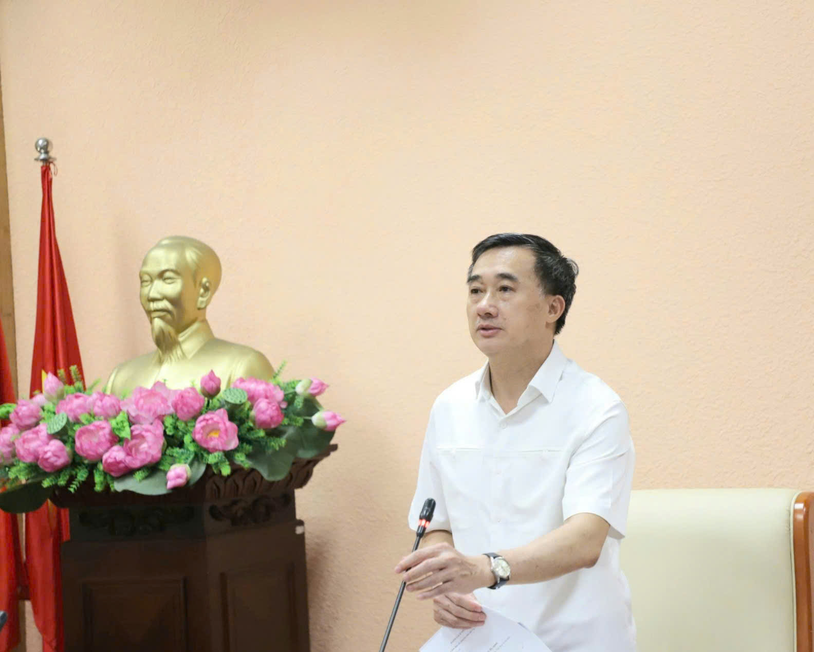 Thứ trưởng Trần Văn Thuấn phát biểu tại cuộc họp - Ảnh 1.