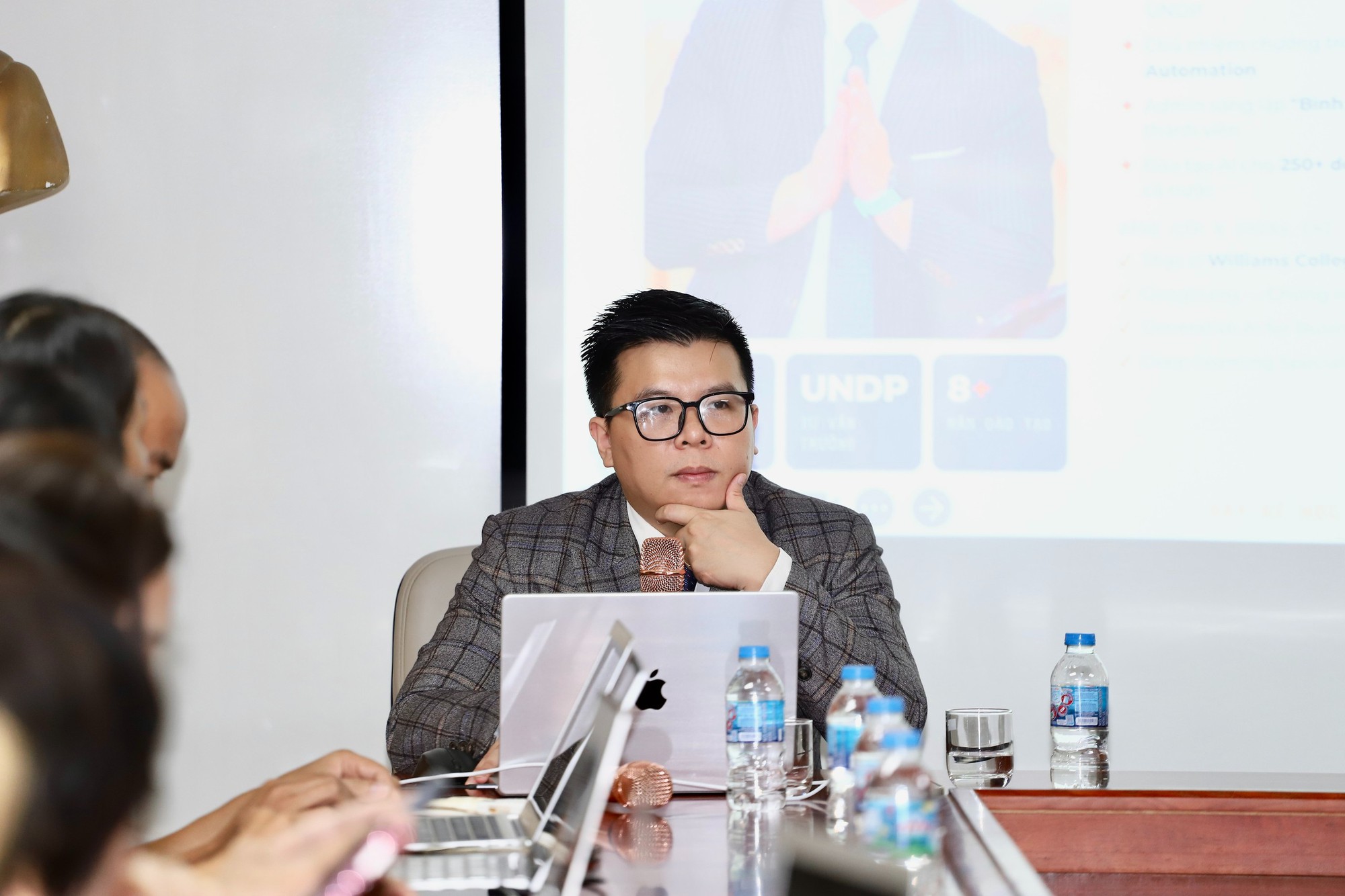 Báo Sức khỏe và Đời sống đẩy mạnh chuyển đổi số: Tổ chức tập huấn chuyên sâu kỹ năng ứng dụng AI trong sản xuất nội dung- Ảnh 2.