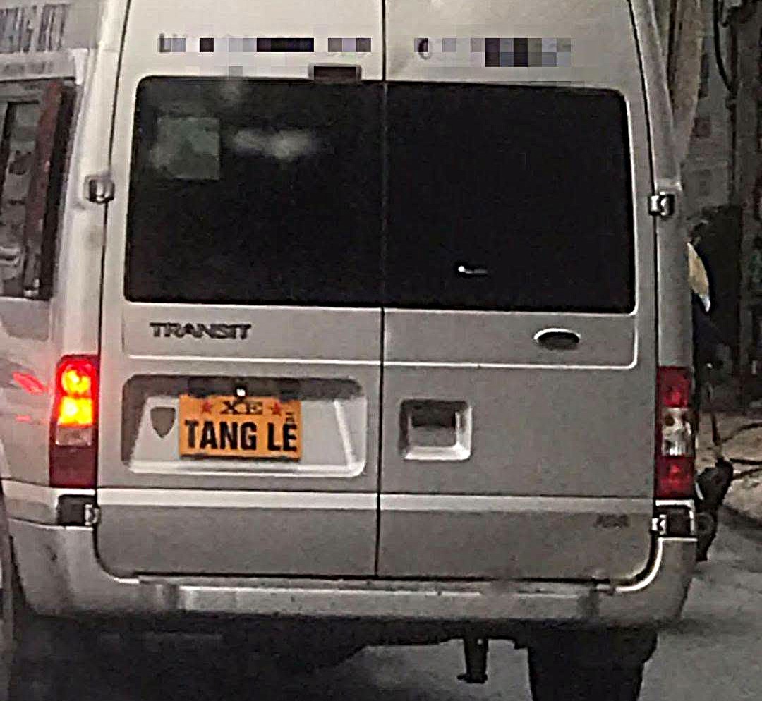 Xử Phạt Khi Tài Xế Dùng Biển ‘Xe Tang Lễ’ Che Biển Số: Những Điều Cần Biết