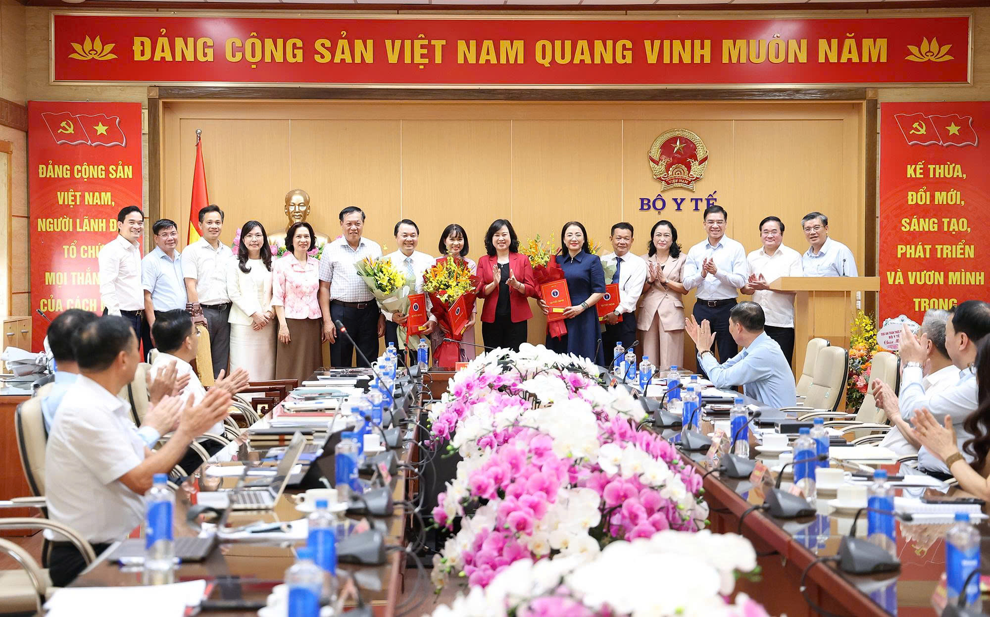 Lãnh Đạo Mới Cục An Toàn Thực Phẩm và Quỹ Phòng Bệnh: Những Thay Đổi Quan Trọng