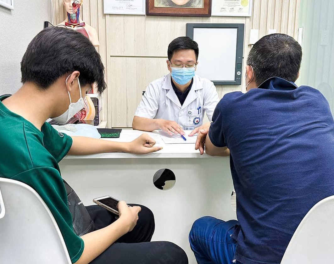 Cắt bao quy đầu: Khi nào cần can thiệp và những điều cần lưu ý