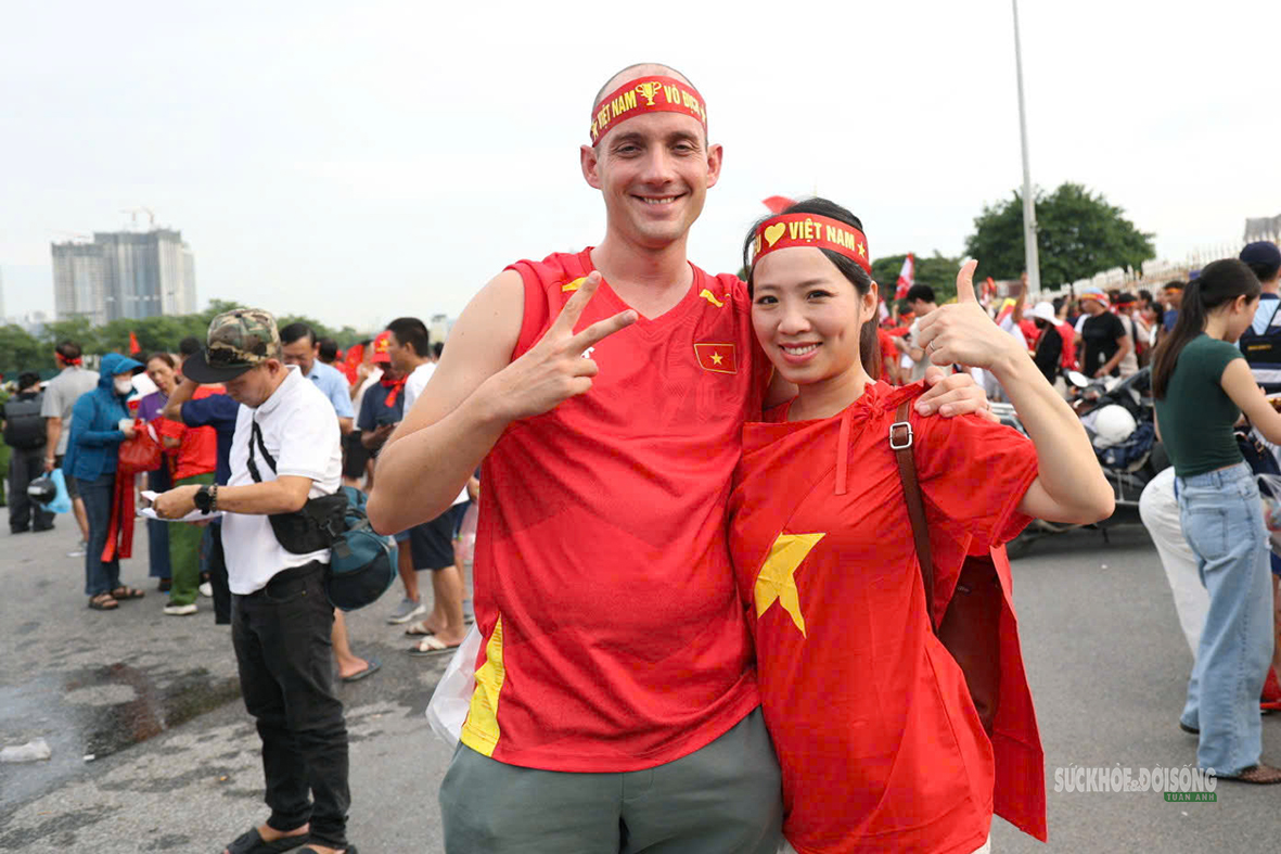 Biển đỏ trước Mỹ Đình: không khí, an ninh và những điều đáng chú ý trước chung kết AFF Cup 2026