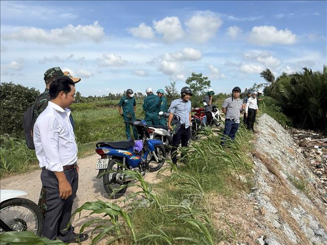 Cần Thơ: Tình Huống Khẩn Cấp Do Nguy Cơ Vỡ Đê Tại Cù Lao Dung