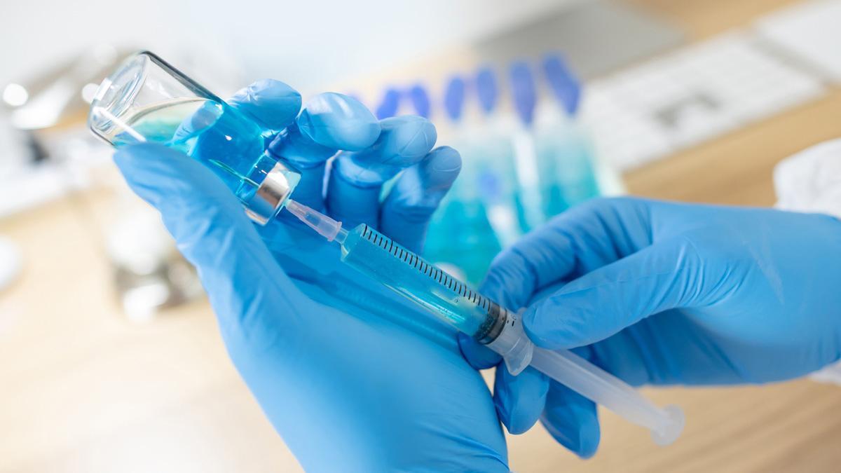 FDA phê duyệt vaccine COVID-19 cập nhật nhắm biến thể XFG