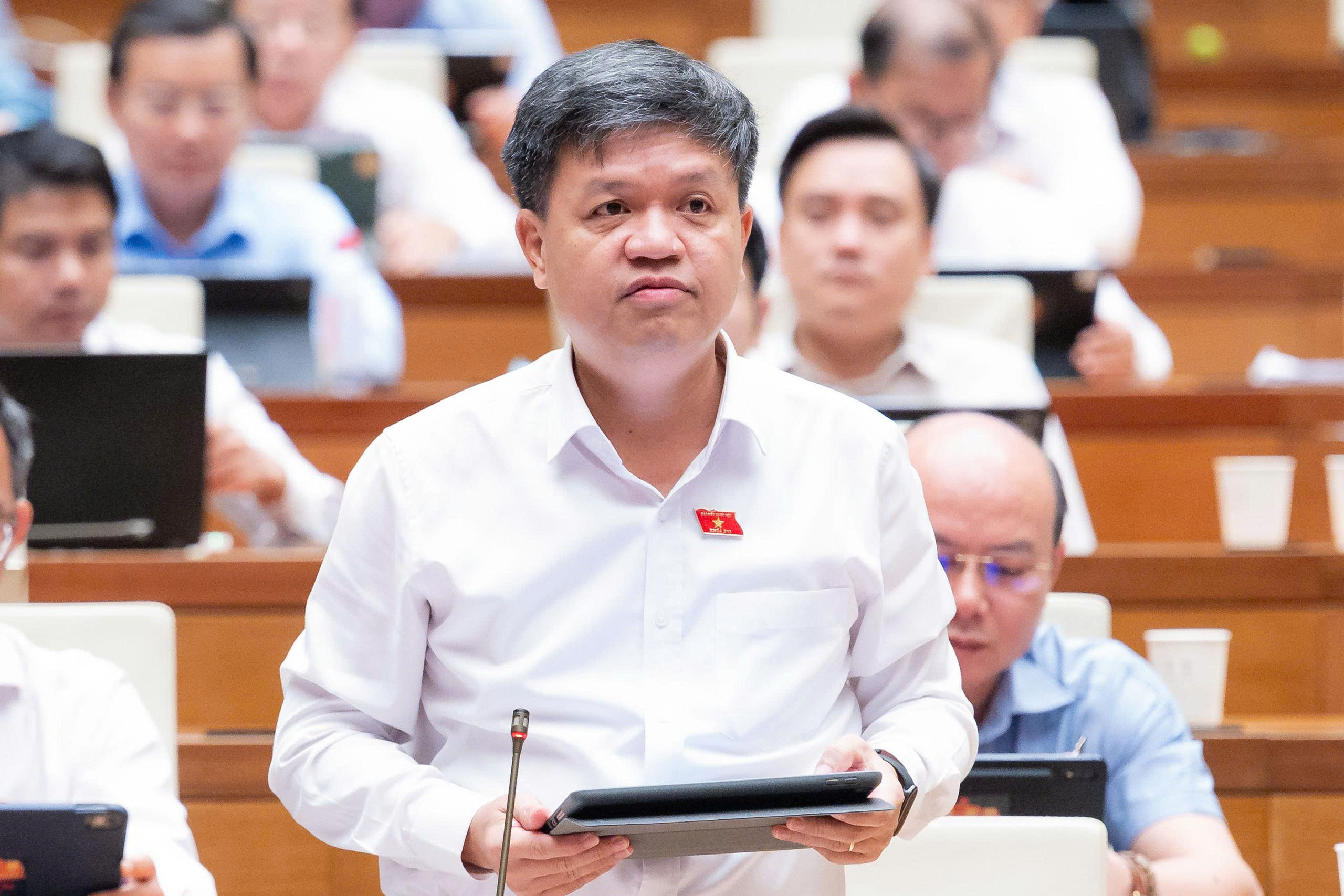 Quảng Ninh Bước Đến Thành Phố Trung Ương: Những Lợi Thế và Thách Thức