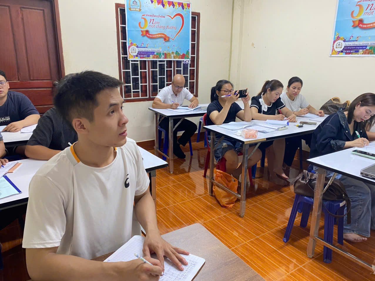 Hình ảnh anh Phương sau khi hồi phục và đã trở lại công việc giảng dạy.