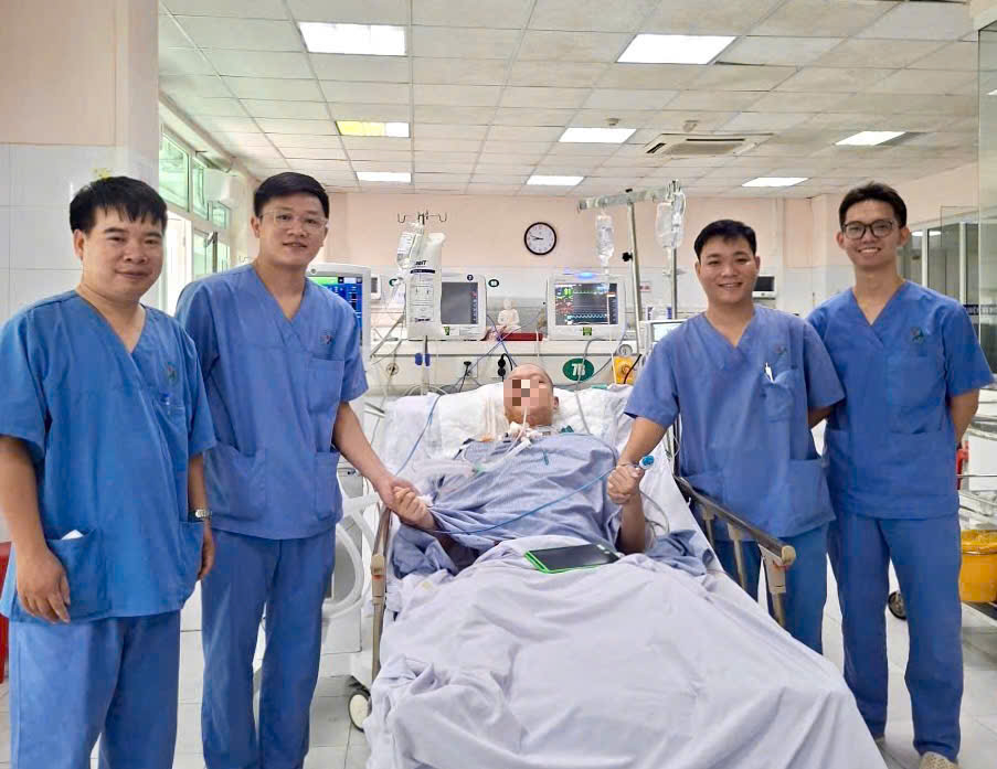 Cứu sống nam bệnh nhân tiền sử Lupus ban đỏ hệ thống, suy đa cơ quan nặng - Ảnh 1.