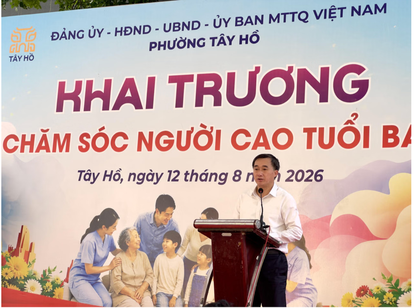 Thứ trưởng Trần Văn Thuấn phát biểu tại mô hình chăm sóc người cao tuổi - Ảnh 1.