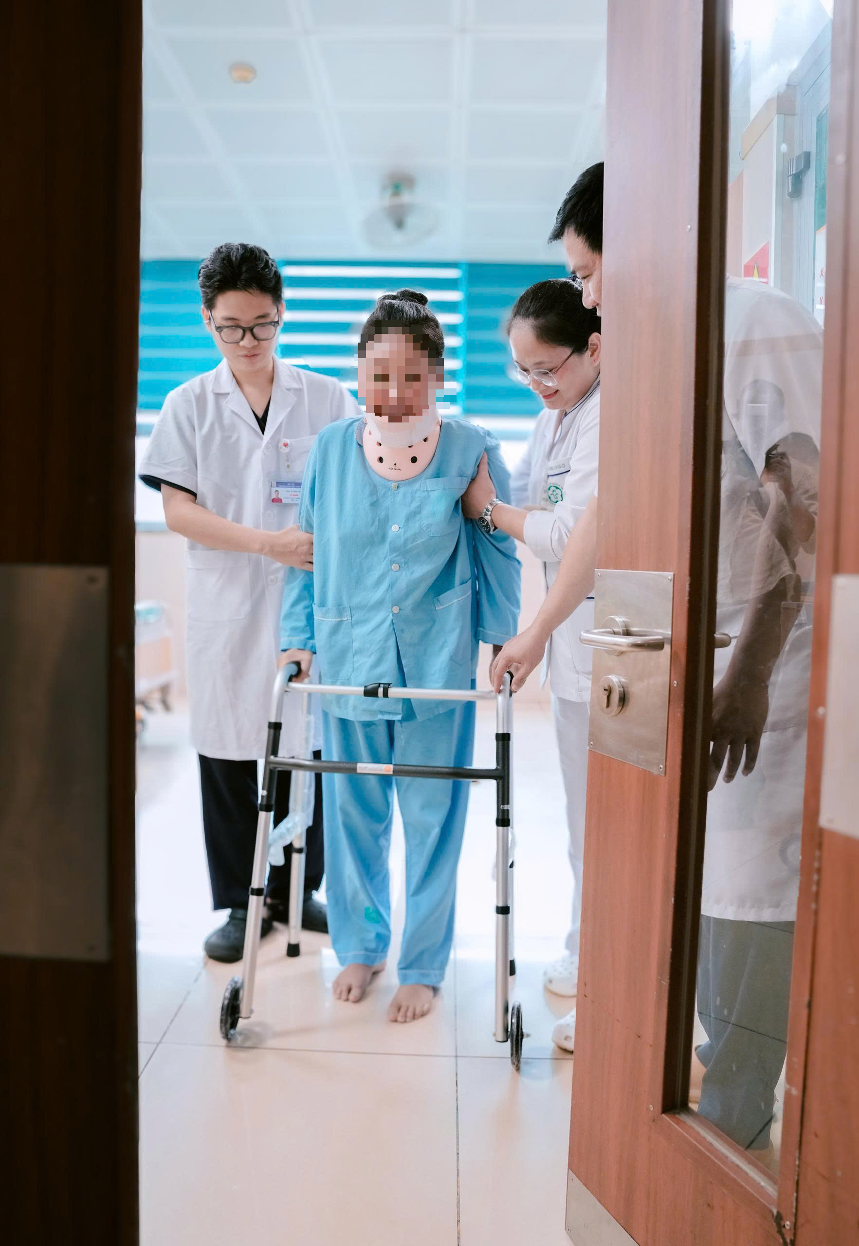 Hành Trình Tìm Lại Cuộc Sống Sau Biến Chứng Sau Sinh Của Người Mẹ Lào