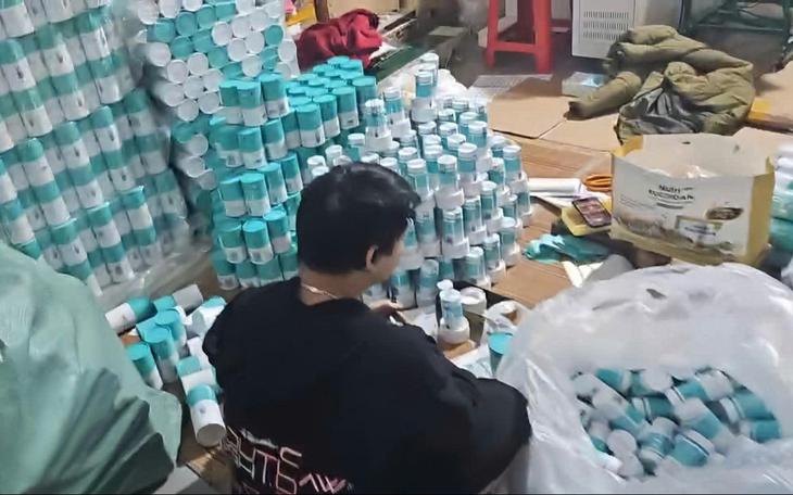 Khởi tố 21 bị can quảng cáo gian dối và bán sản phẩm Đông y ‘Xương khớp bà Sáu’- Ảnh 4.