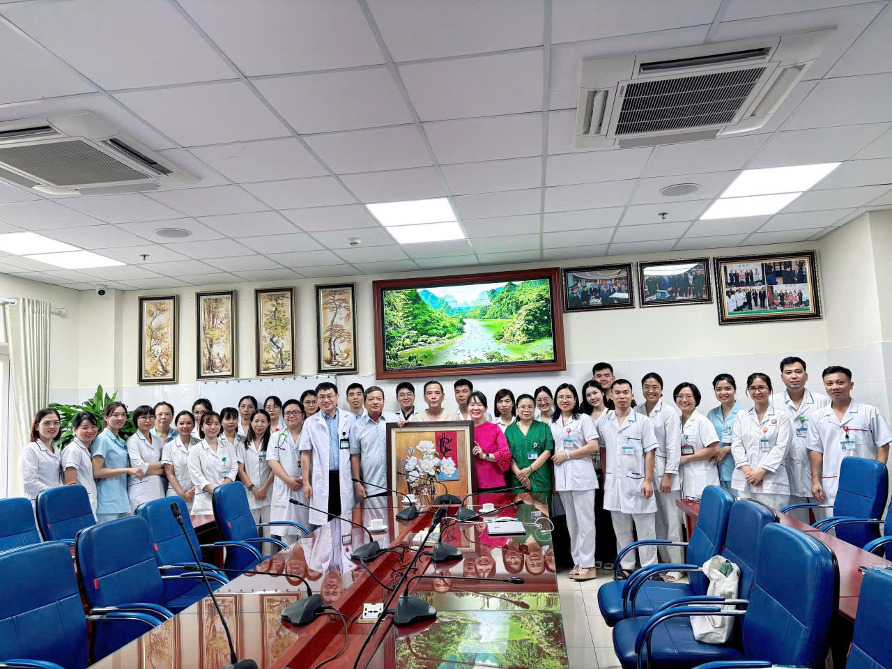 Ghép phổi xuất viện: hành trình hồi sinh của bệnh nhân 59 tuổi và ý nghĩa chuyên môn