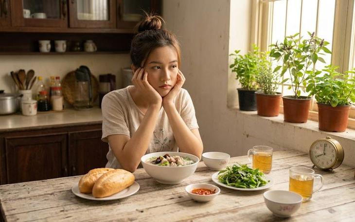 Tác hại của ăn kiêng khắt khe mà người giảm cân thường bỏ qua - Ảnh 3.