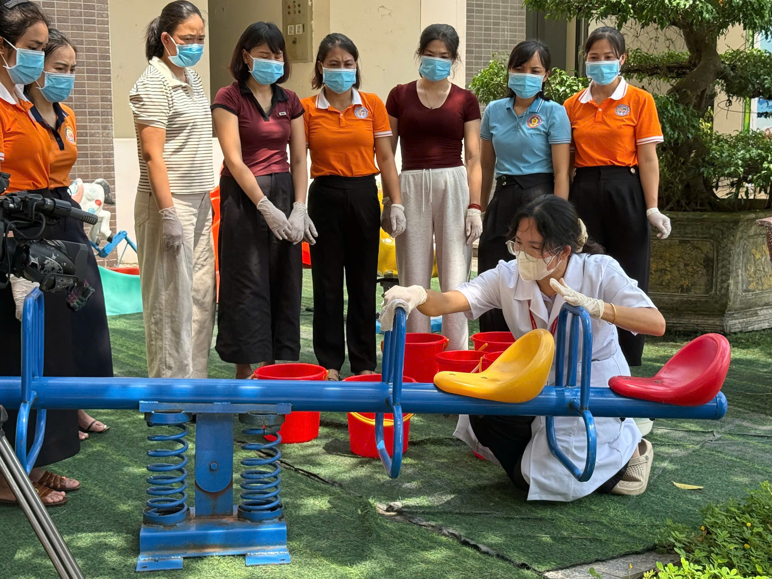 Hà Nội chống sốt xuất huyết - Ảnh 2.