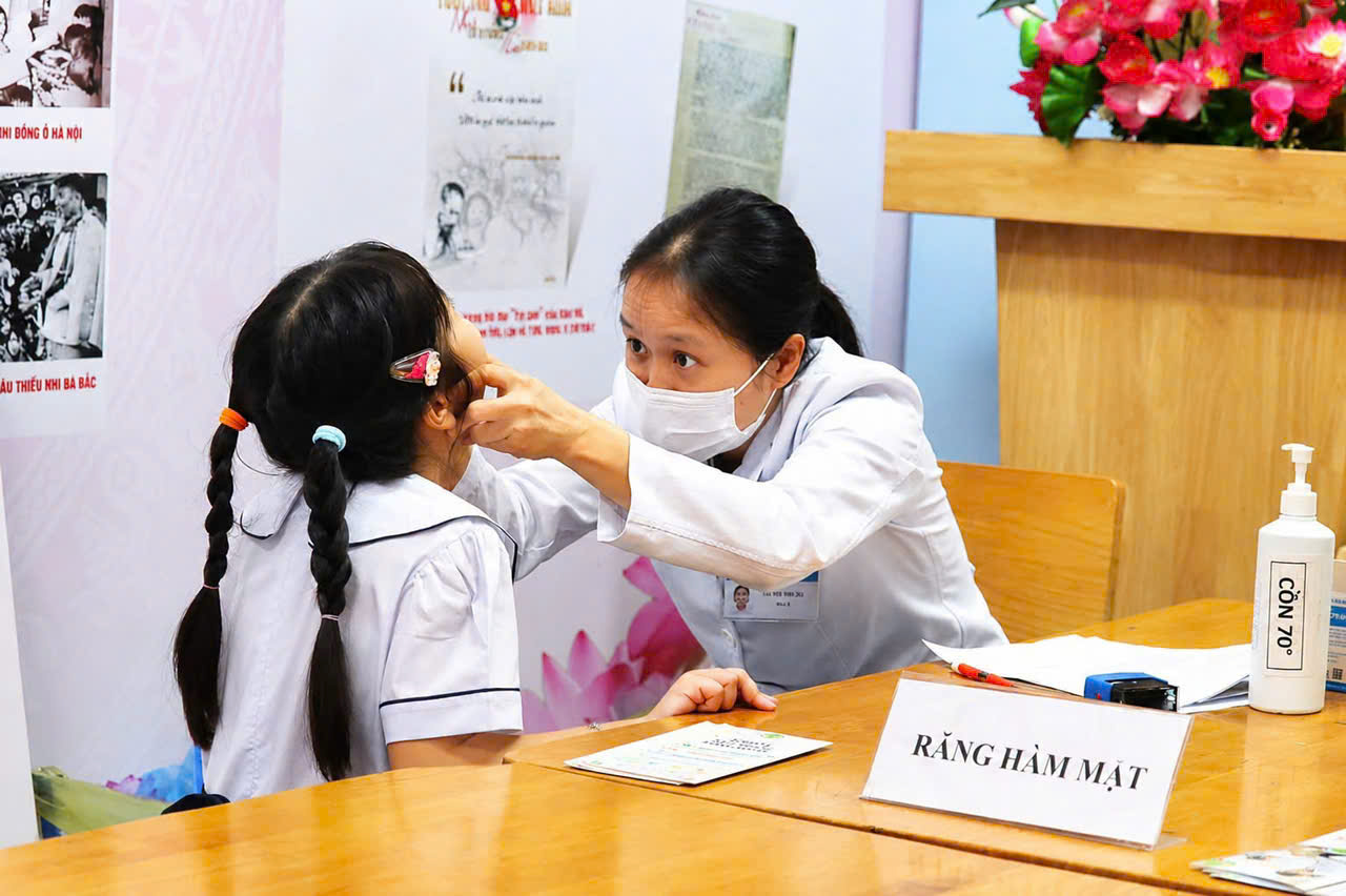 Giám Sát Sức Khỏe Học Sinh TPHCM: Đẩy Lùi Béo Phì và Trầm Cảm - Ảnh 1.
