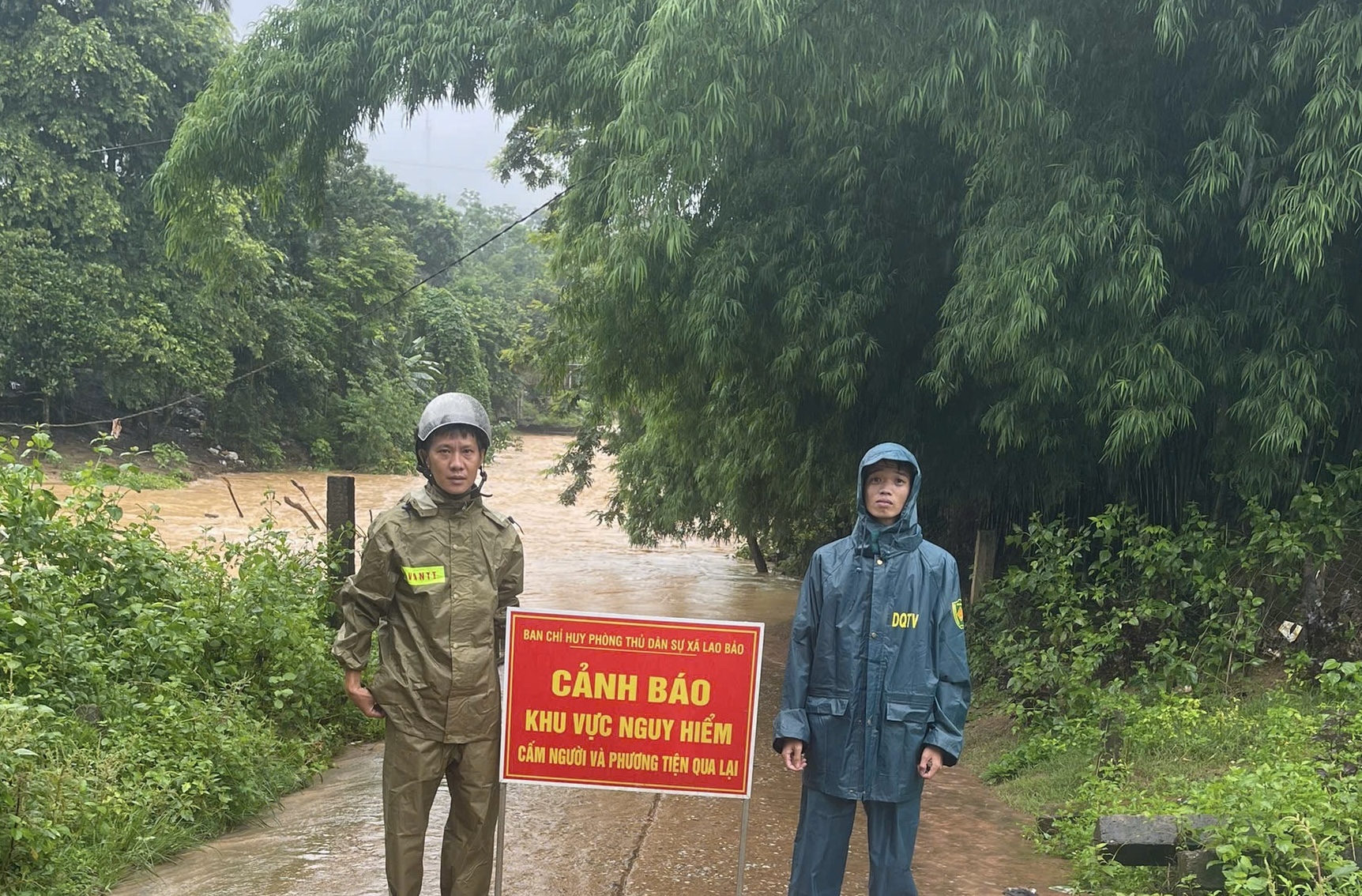 Xã vùng biên phát cảnh báo nguy hiểm tới người dân vì mưa lớn- Ảnh 3.