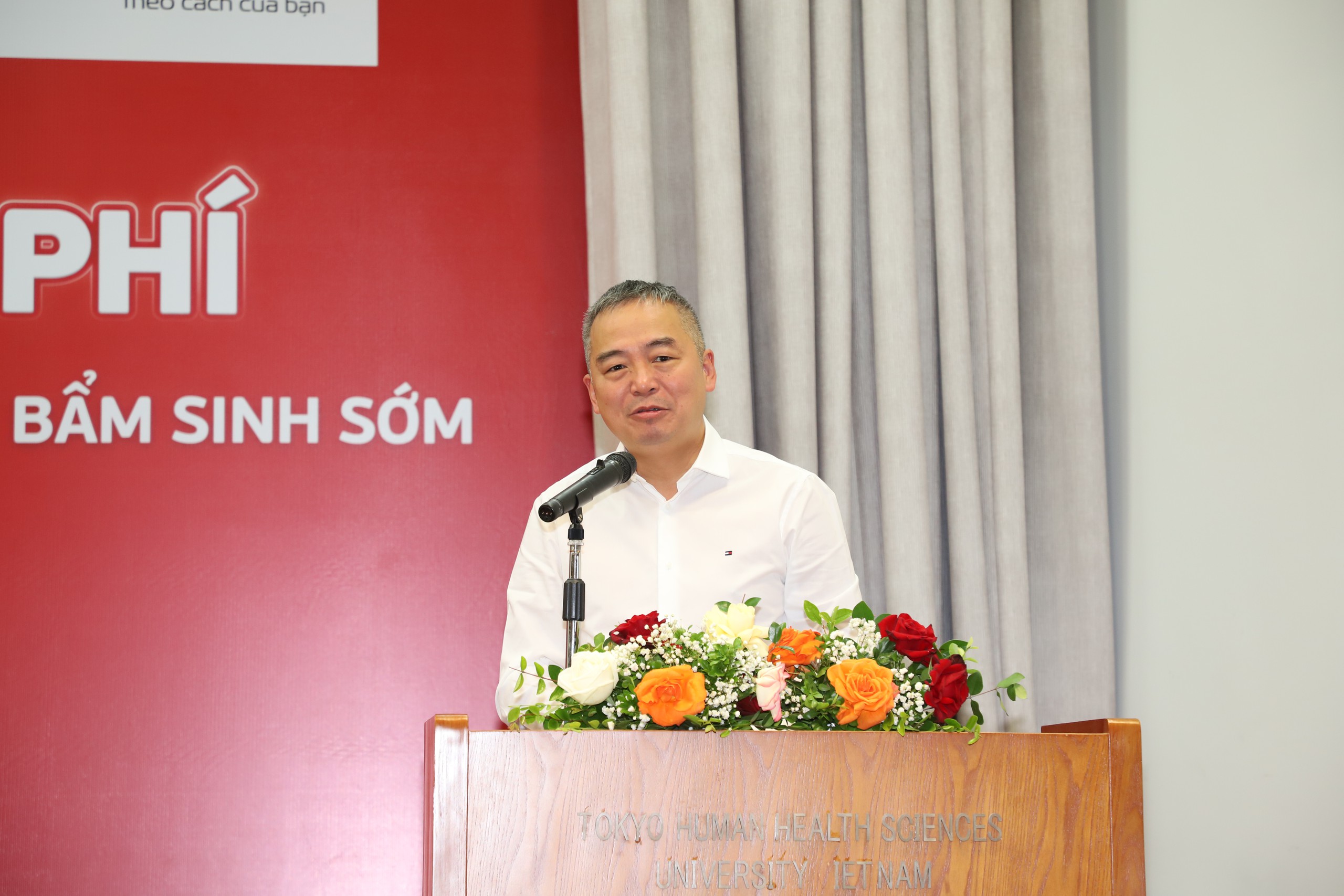 Bác sĩ phát biểu
