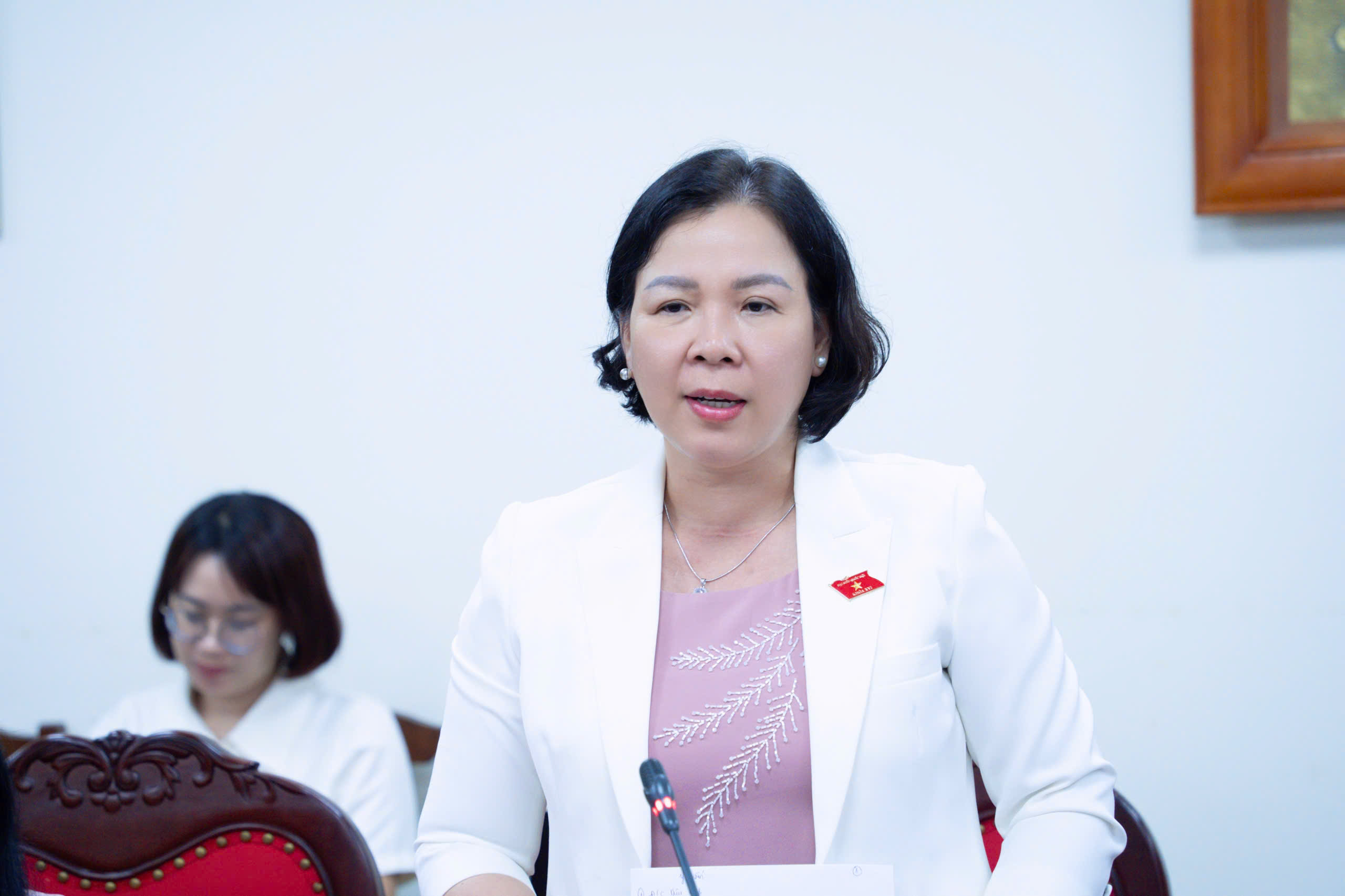 Cập Nhật Luật Đất Đai: Chính Sách Miễn Giảm Tiền Sử Dụng Đất Cho Phụ Nữ Khó Khăn