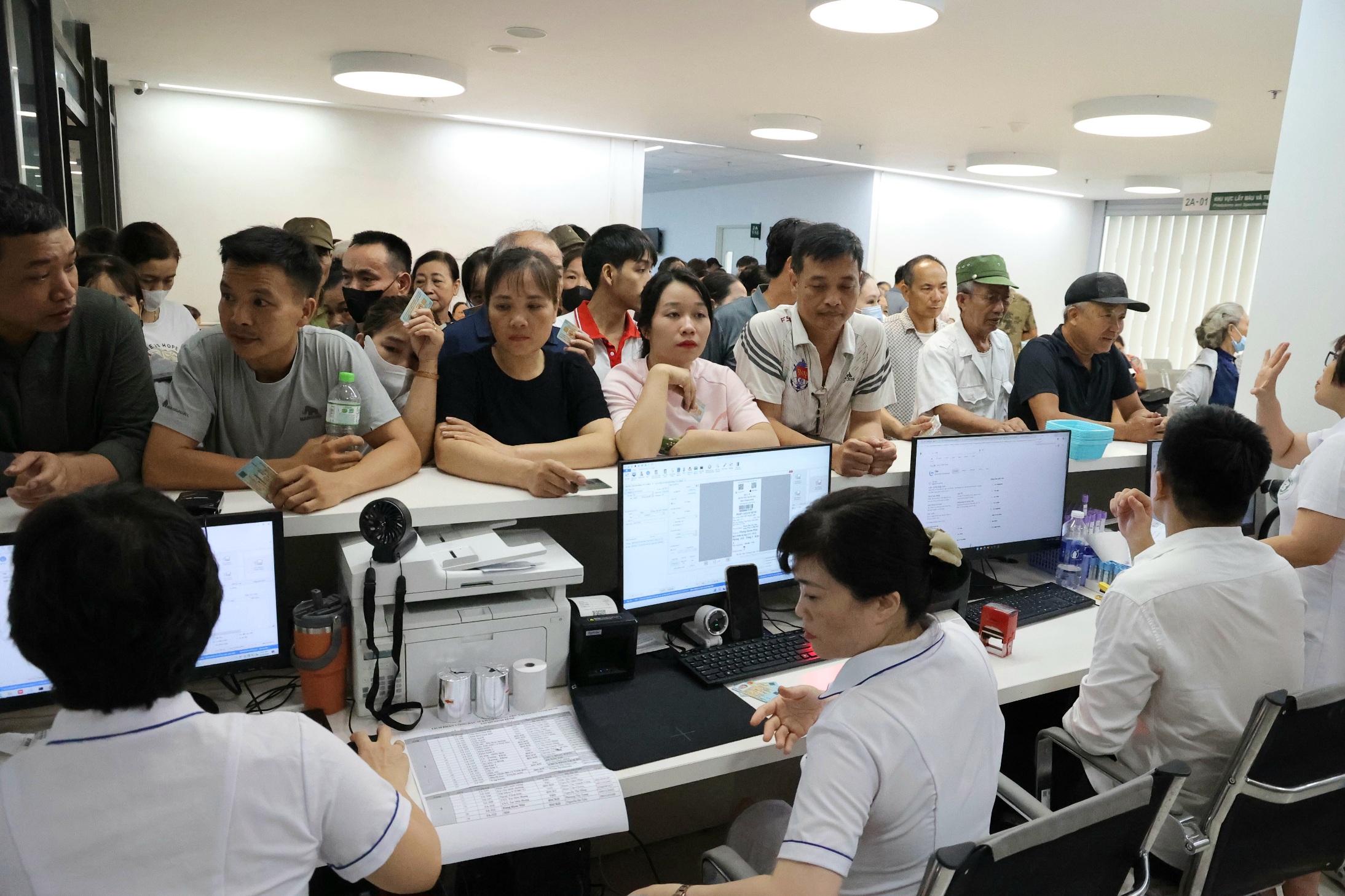 Khi nào BHYT chi trả 100% chi phí khám, chữa bệnh? Giải mã điều kiện và những thay đổi đáng chú ý