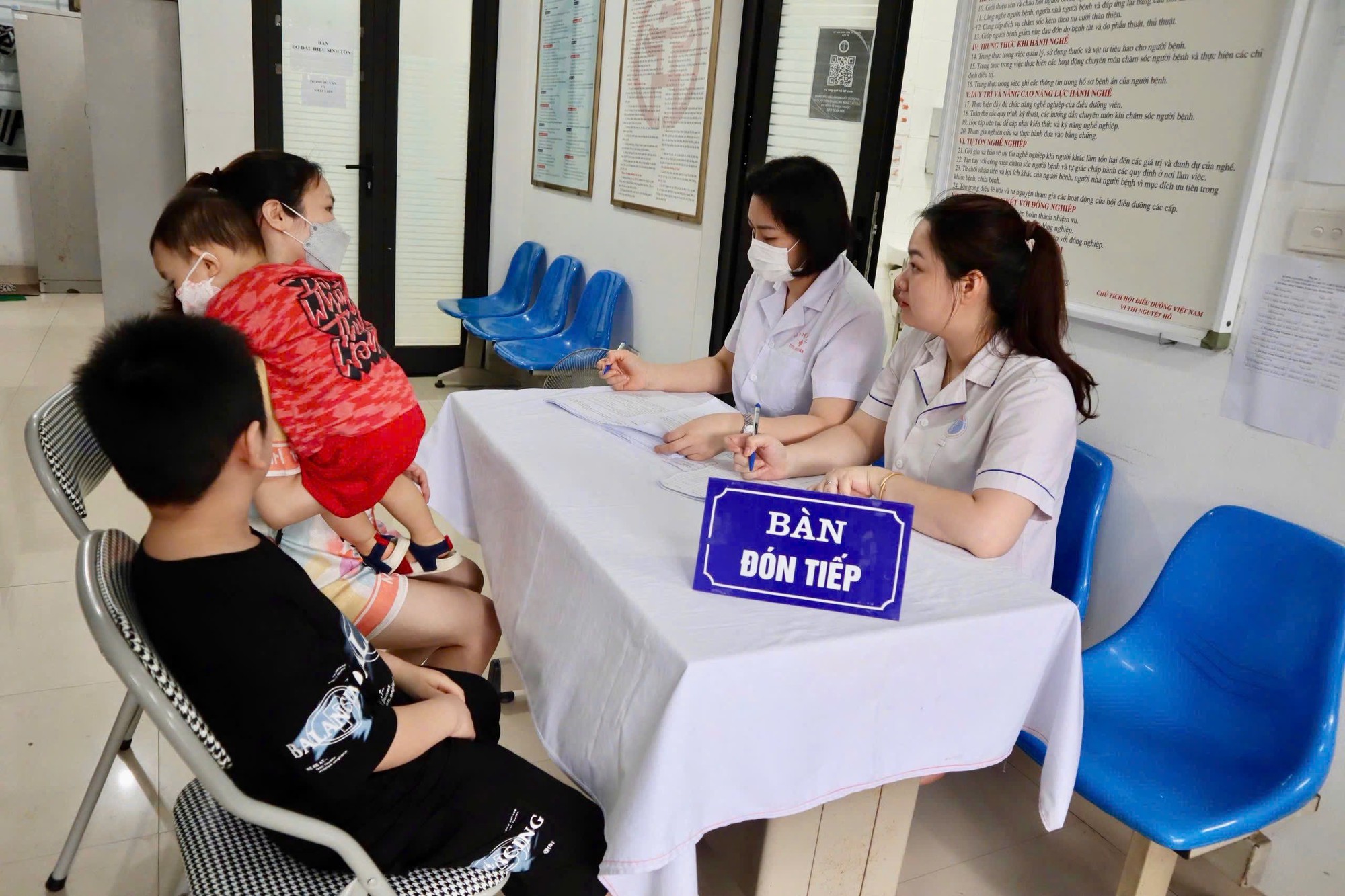 Hiểu Rõ Về Tự Kỷ: Dấu Hiệu Quan Trọng Mà Cha Mẹ Nên Chú Ý