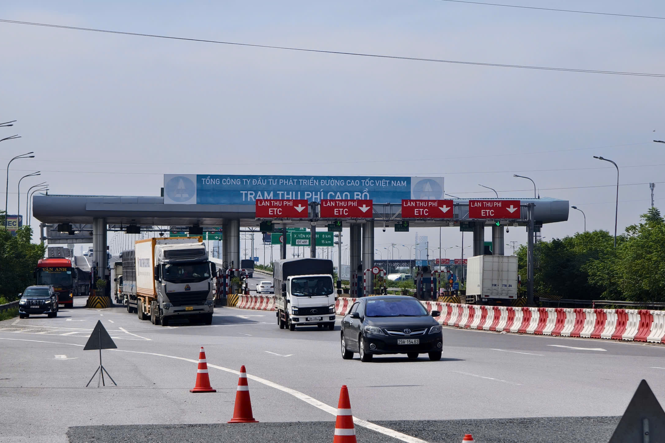 CSGT bật mí cách 'bắt' lỗi bám đuôi, không giữ khoảng cách an toàn trên cao tốc- Ảnh 2.
