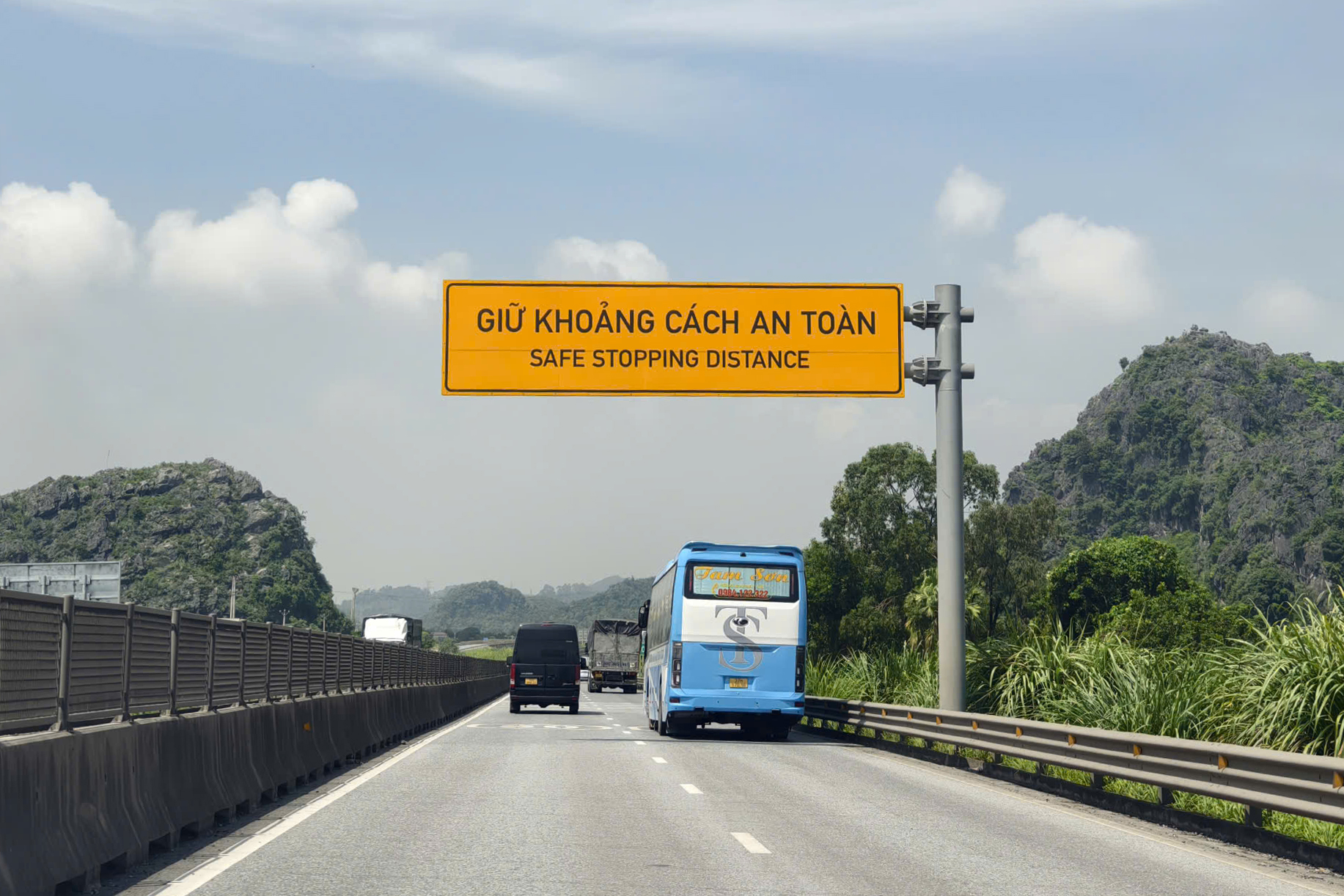 CSGT bật mí cách 'bắt' lỗi bám đuôi, không giữ khoảng cách an toàn trên cao tốc- Ảnh 3.