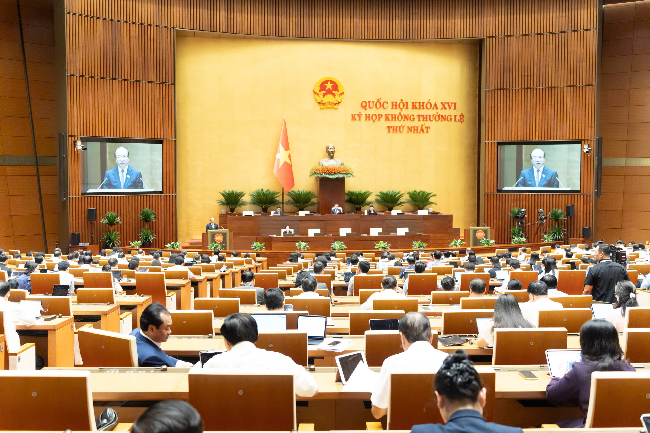 Quốc hội điều chỉnh chương trình kỳ họp: đưa đề xuất giảm thuế và hai dự án lớn vào chương trình
