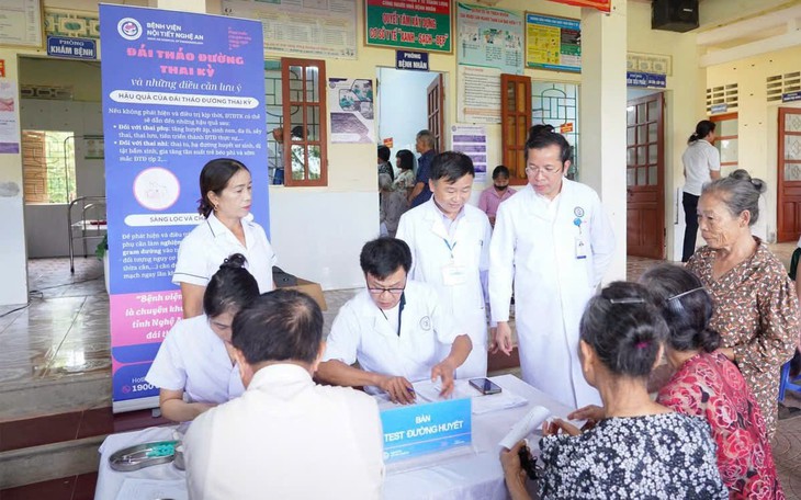 Hà Nội chỉ đạo khẩn trương xác minh cô giáo mầm non đánh trẻ liên tiếp- Ảnh 1.