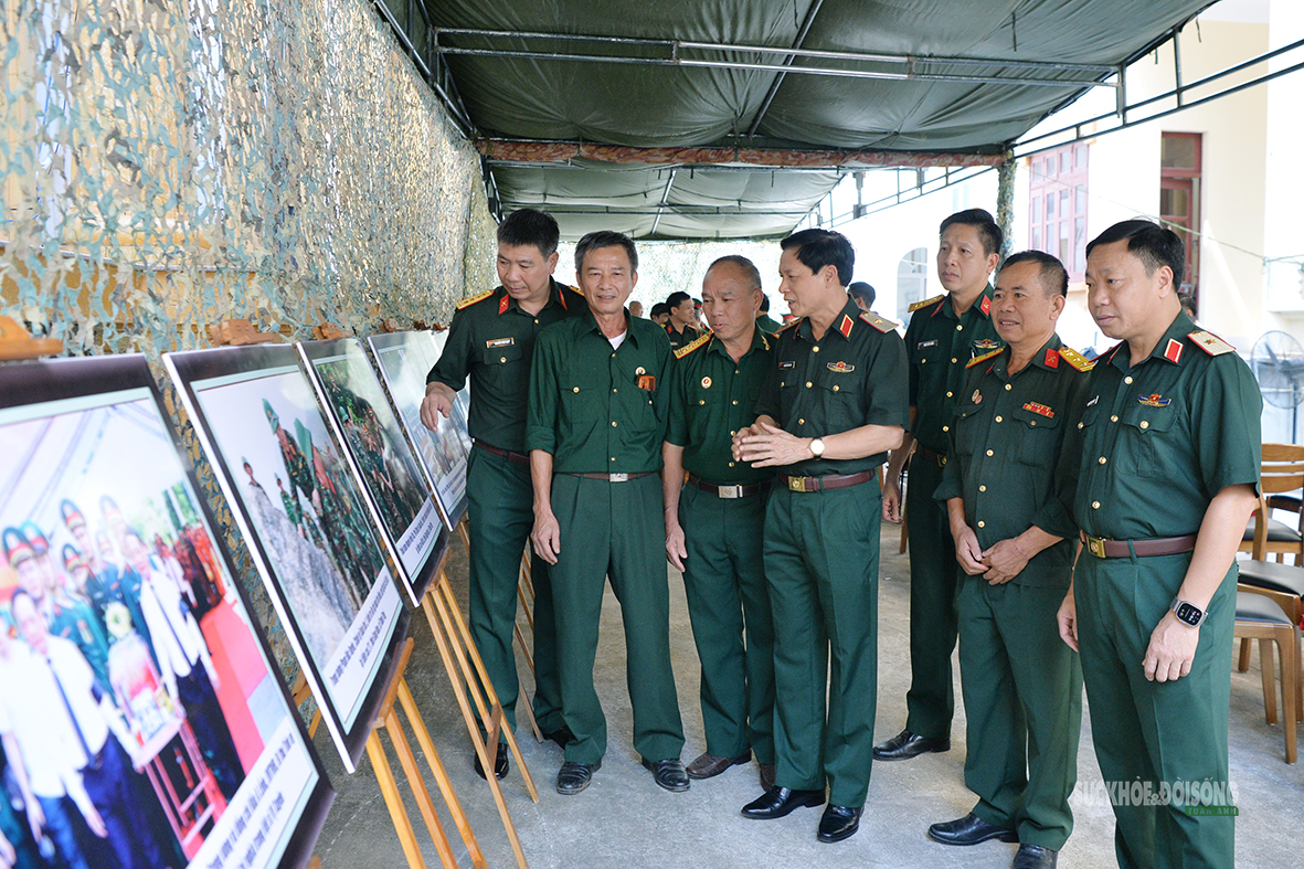 Những kỷ vật từ hành trình tìm kiếm hài cốt liệt sĩ ở Tuyên Quang - Ảnh 1.