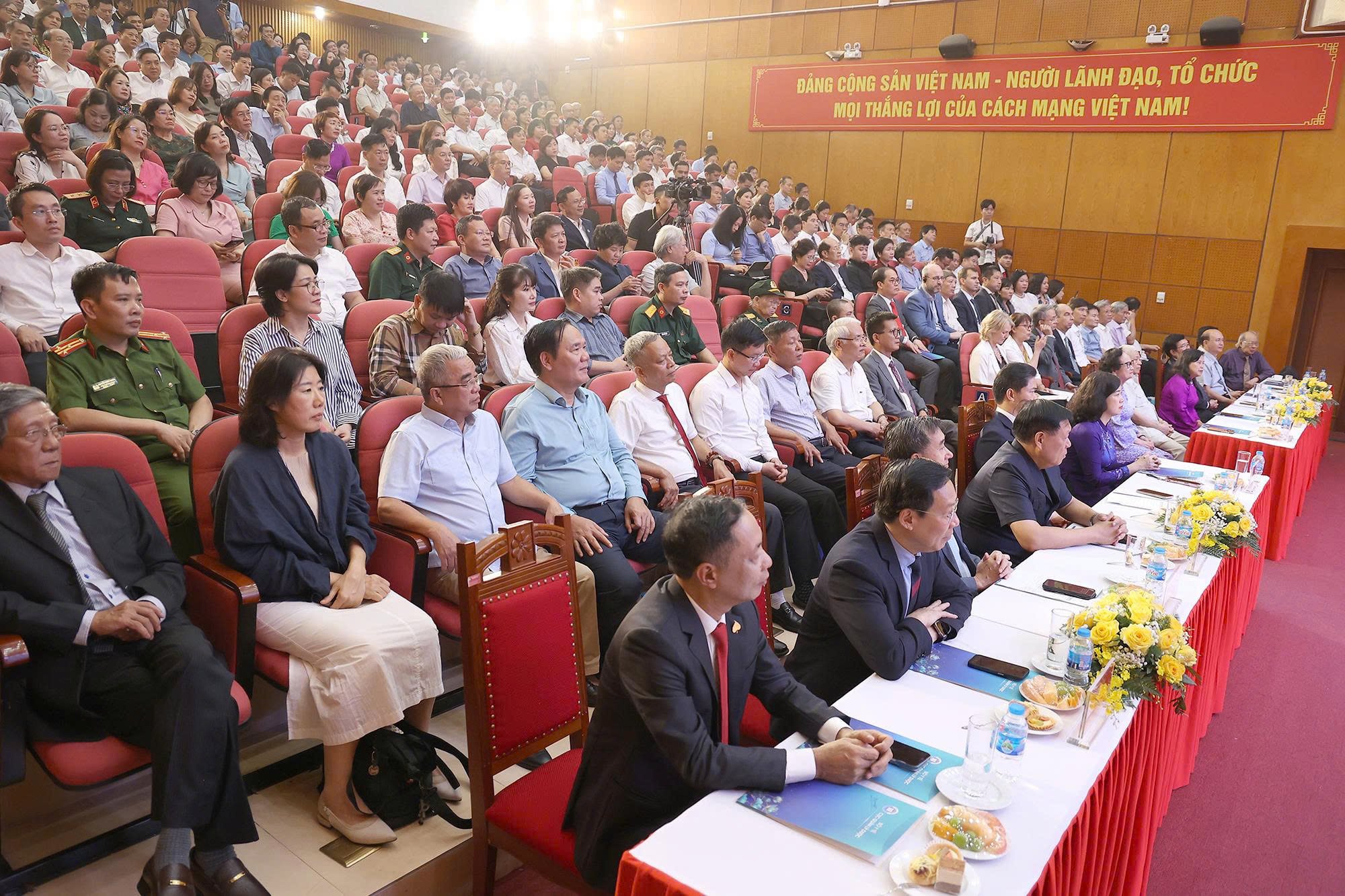 Chiến Lược Phát Triển Ngành Dược Việt Nam: Tầm Nhìn và Nhiệm Vụ Mới
