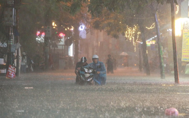 12 tỉnh thành khẩn trương ứng phó với đợt mưa lớn- Ảnh 2.