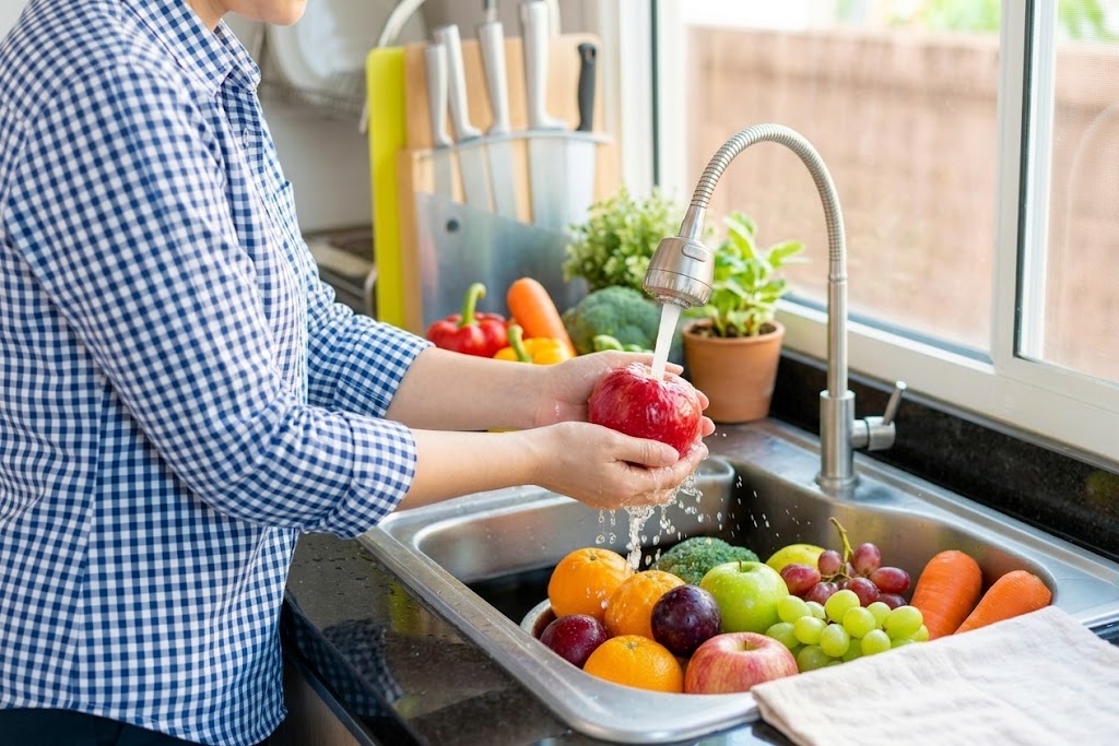 Cách lựa chọn và sử dụng rau quả an toàn - Ảnh 1.