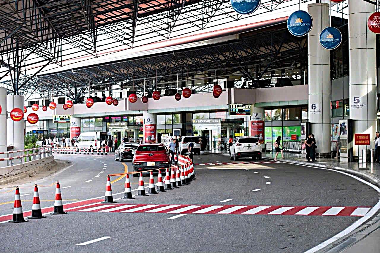Sân Bay Nội Bài Cải Tiến Làn Đón Xe Dịch Vụ Để Phục Vụ Hành Khách Tốt Hơn