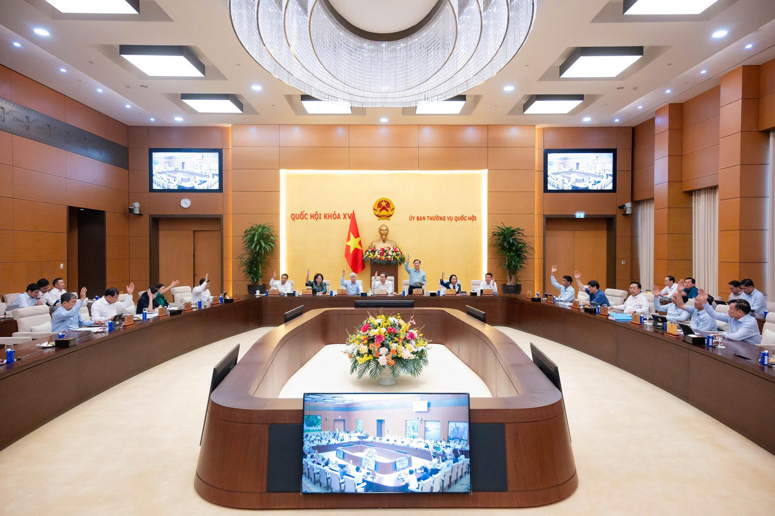 Quảng Ninh và Bắc Ninh, hai thành phố mới