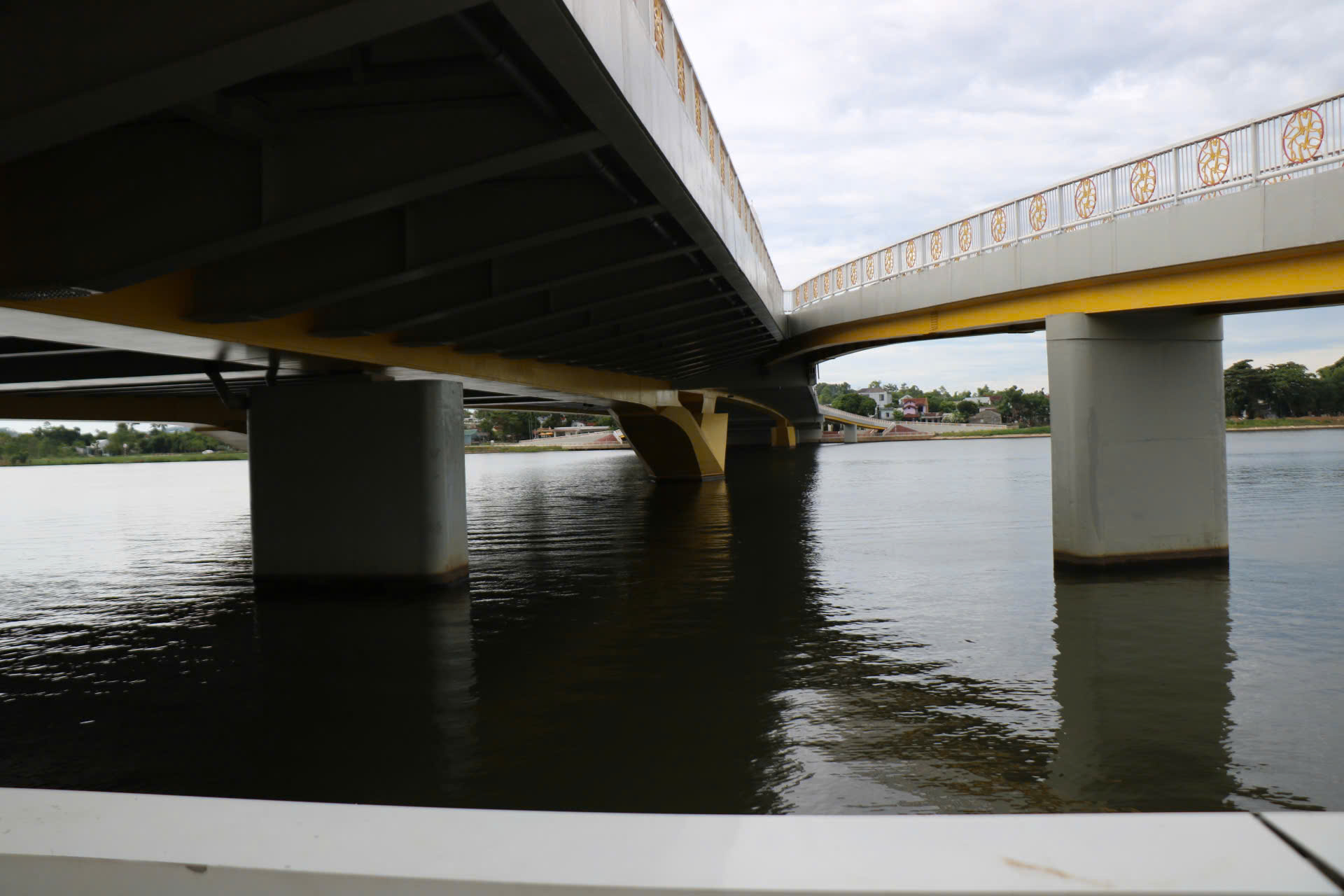 Tragedy by the River: The Search for the Drowning Boy at Nguyễn Hoàng Bridge