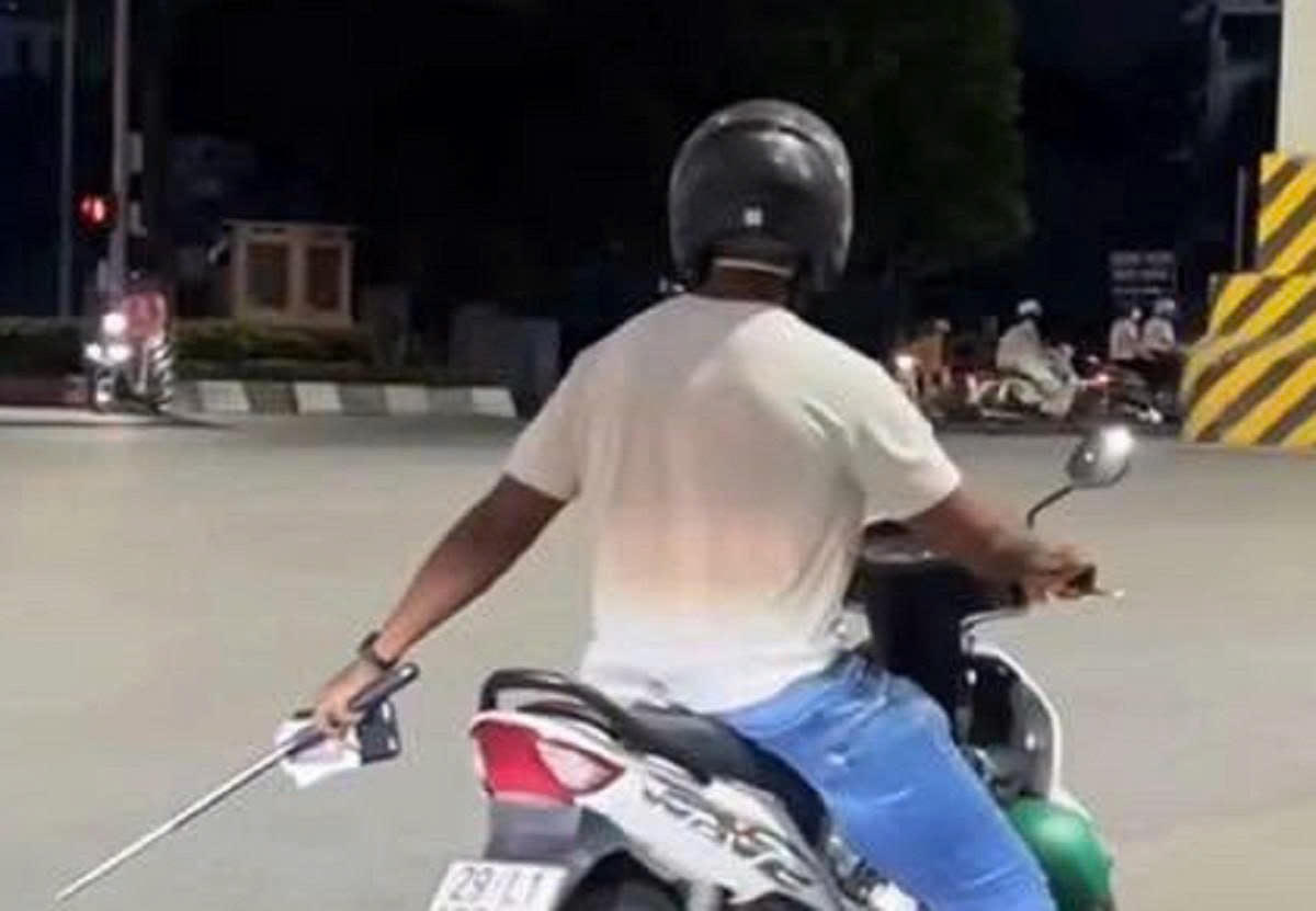 Truy Vấn Về Hành Vi Khó Chịu Của Người Đàn Ông Nước Ngoài Tại Hà Nội