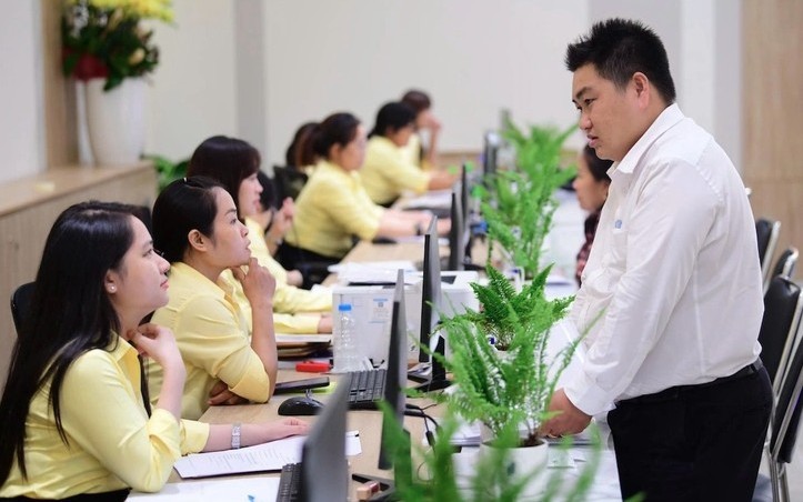 Miễn nhiệm chức vụ lãnh đạo: Những điểm cần biết từ Quyết định 727/QĐ-BNV