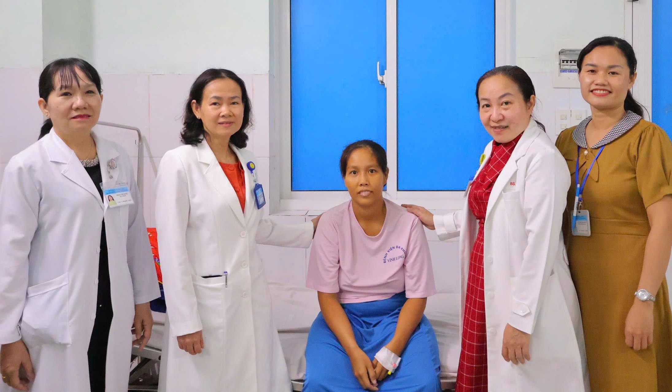 vo-tu-cung-17866120474271818465415 Sản phụ vỡ tử cung, bác sĩ cứu mẹ, giữ con - Ảnh 1.