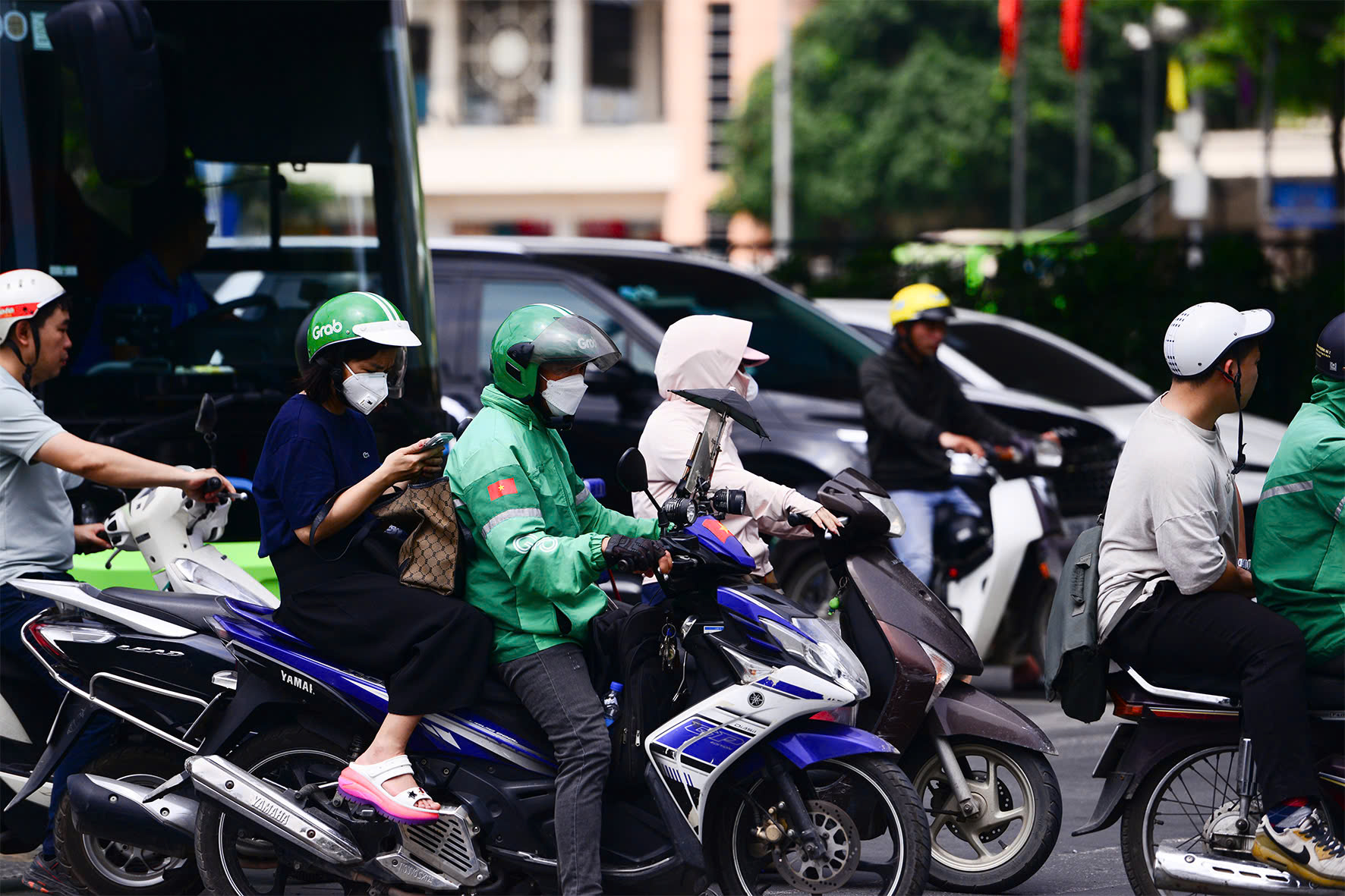 Cảnh báo sốc nhiệt khi làm việc ngoài trời Cảnh báo sốc nhiệt khi làm việc ngoài trời