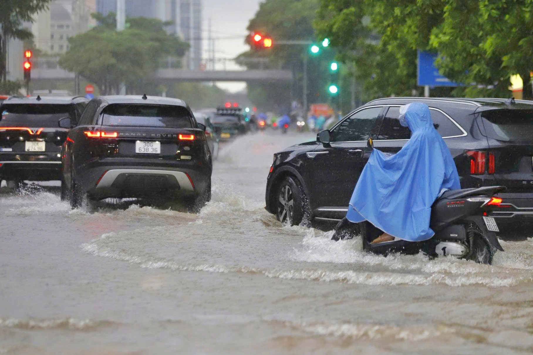 Cảnh Báo Mưa Lớn Tại Tây Bắc Bộ và Bắc Trung Bộ: Nguy Cơ Lũ Quét Tăng Cao