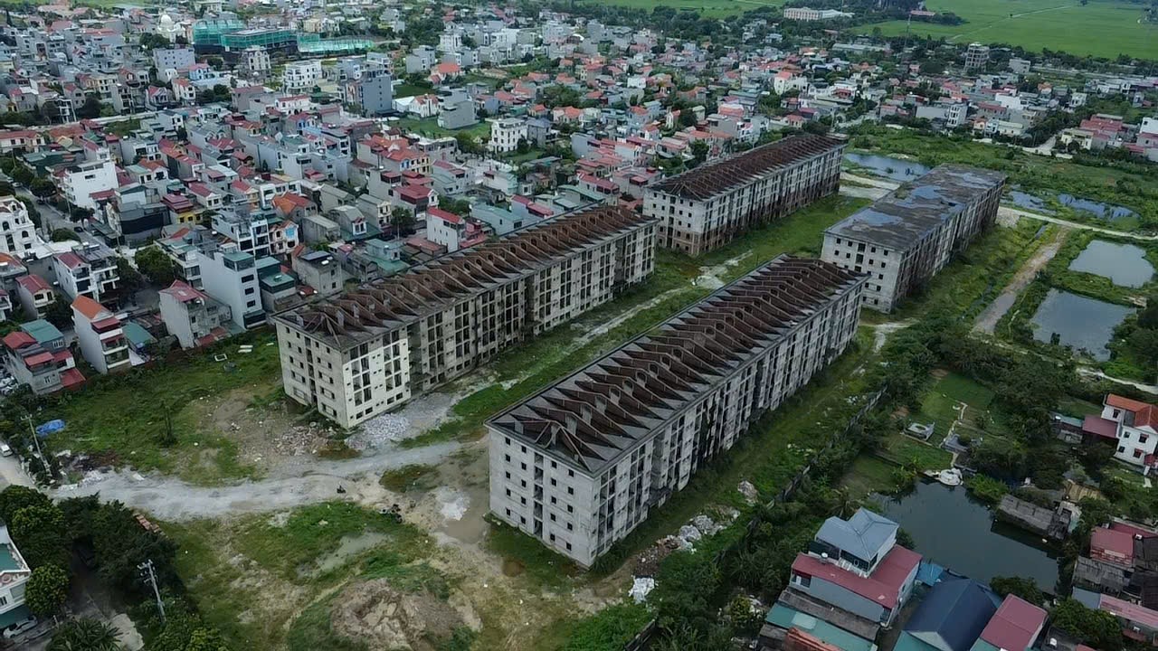 Ninh Bình: Những khối nhà KTX hơn 860 tỷ đồng 'ngủ quên' suốt 17 năm- Ảnh 1.