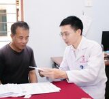 Khi đau hông lưng ở người cao tuổi: câu chuyện một ca cắt u thận bằng nội soi