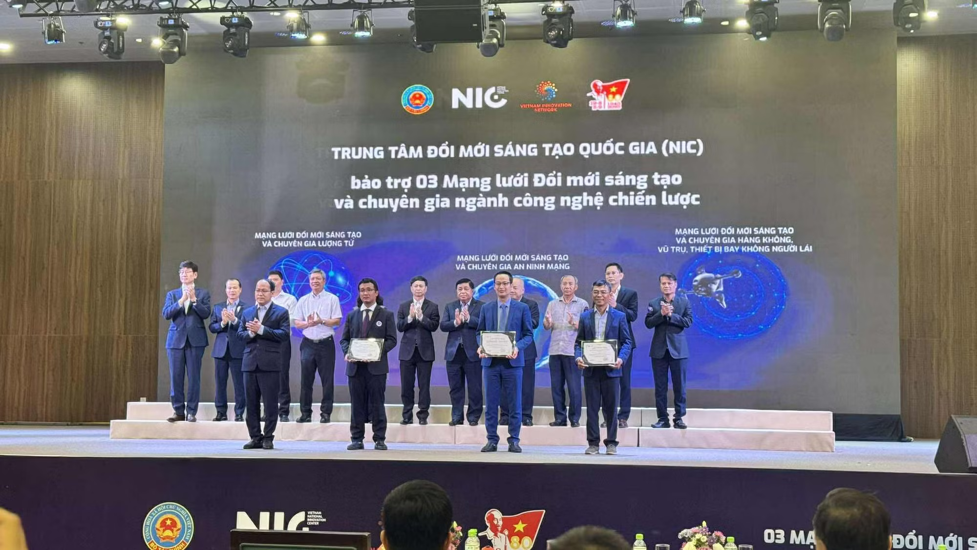 Việt Nam và Pháp: Định hình hợp tác không gian vũ trụ và khoa học công nghệ chiến lược