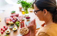 Chế độ ăn giảm cholesterol: lộ trình thực dụng và cách chọn thực phẩm